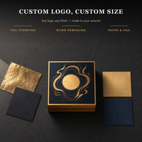 Boîtes cadeaux bleu marine personnalisées avec logo OEM, couvercle amovible, motif lune en feuille d'or et parois dorées brossées pour l'emballage de cérémonies du thé