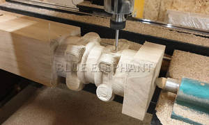 Blue Elephant CNC 1325 1530 1212 4 Axis CNC 3D Máquina de grabado cilíndrica de madera para hacer piezas de muebles - Product Image 5