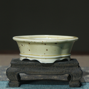 Maceta de cerámica pequeña con forma de begonia, estilo japonés, para uso en interiores. - Product Image 3