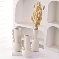 Vase en céramique fait main blanc minimaliste moderne style Ins à double anse, décoration d'intérieur, pièce de décoration pour table à manger, objet de présentation