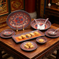 Ensemble complet de vaisselle en mélamine à imprimé mandala ethnique vintage, comprenant des assiettes rondes, des plateaux rectangulaires, des bols à soupe profonds, une cuillère et une fourchette