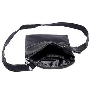 กระเป๋าสะพายคาดลำตัวผ้าฝ้ายกันน้ำสำหรับเดินทางสีดำทันสมัยพร้อมดีไซน์กันขโมยและปิดซิป - Product Image 3