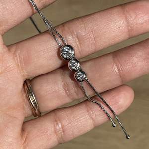 Collar con Colgante de Plata Pura S925, Estilo Antiguo, con Borla de Esmeralda, Cadena para Clavícula, Diseño de Hoja Rizada, Acabado Cepillado, con Zirconia como Piedra Principal - Product Image 3