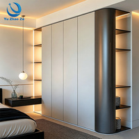 Armoire de chambre contemporaine de luxe pour l'organisation des vêtements, idéale pour les appartements urbains, les villas et les projets d'aménagement intérieur résidentiel