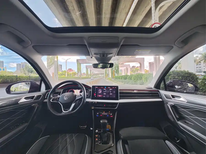 <span class=keywords><strong>Tiguan</strong></span> L SUV 2023 330TSI Automatique Traction Avant <span class=keywords><strong>R</strong></span>-<span class=keywords><strong>Line</strong></span> Essence/Hybride Rechargeable Sièges en Cuir Phares LED Véhicule d'occasion Gauche - Product Image 6