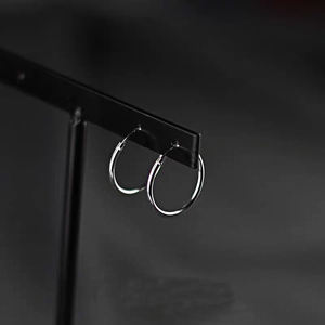 Orecchini a cerchio in oro semplice a cerchio 925 in argento massiccio a caldo produttori di gioielli di moda da donna 925 orecchini in argento - Product Image 6