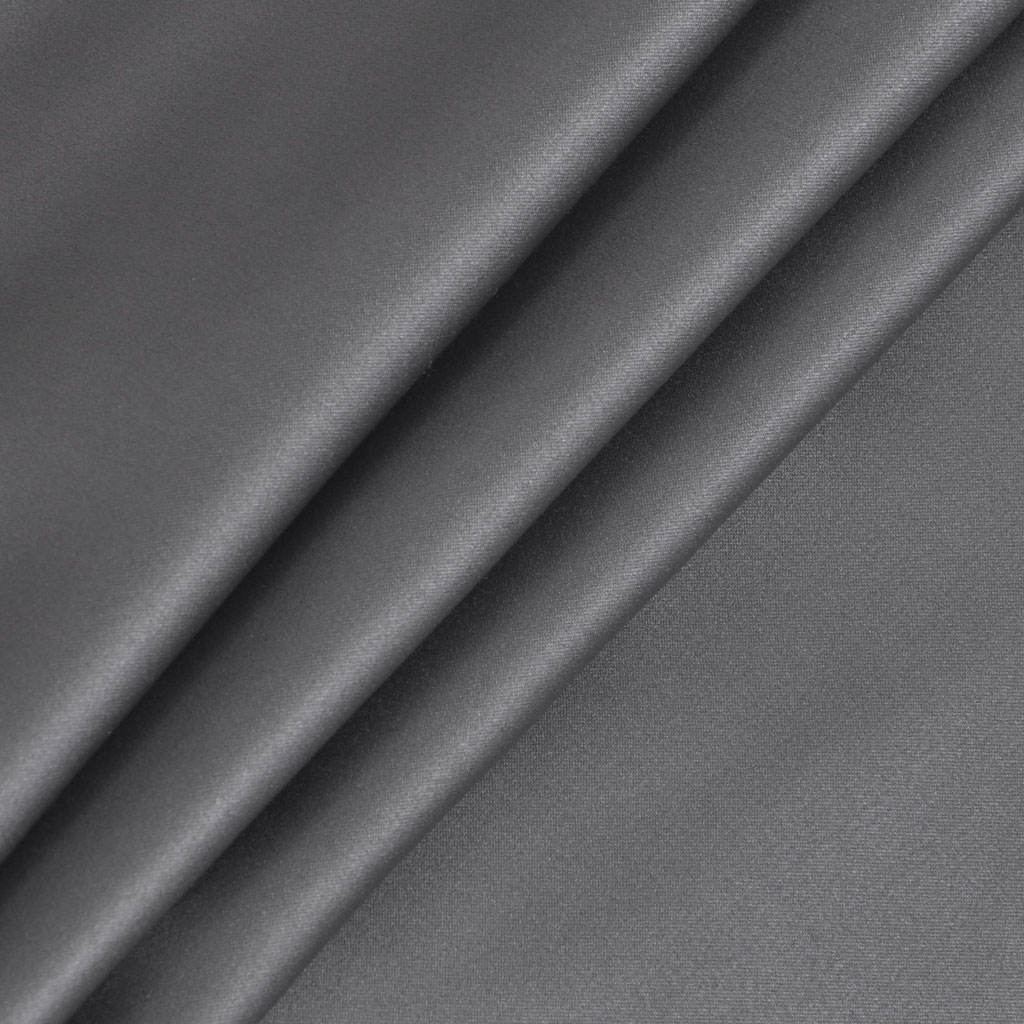 สีเทาเข้ม