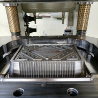Machine de poinçonnage pneumatique 80T à 4 cavités pour contenants en aluminium, machine automatique de fabrication de plats et de plateaux jetables pour la cuisine