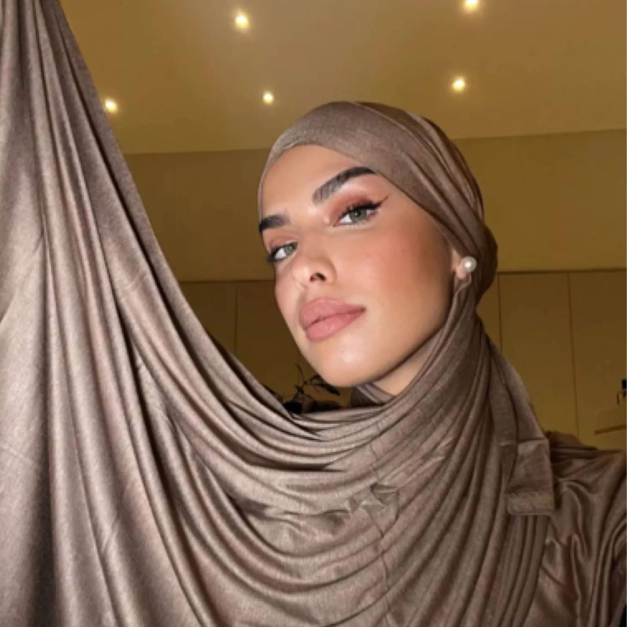 カスタムイードラマドン新しいファッションイスラム女性インスタント包帯ジャージーヒジャーブ着用しやすいジャージースカーフショールストラップ付き