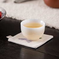 Sous-verre en lin brodé Estick avec motif de fleurs violettes, tapis en tissu de coton absorbant pour tasse à thé et décoration intérieure