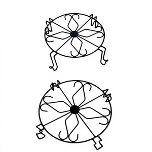 Support de plante en métal blanc rond vintage avec pieds courbés pour jardin intérieur et extérieur - Product Image 4
