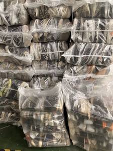 Zapatos de fútbol de segunda mano usados en el Reino Unido en China - Product Image 2