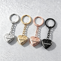 Ensemble de porte-clés en forme de cœur Ywyougang, 4 couleurs, porte-clés en métal avec cadre photo, pendentif en forme de cœur, chaîne pour charme de sac, cadeau