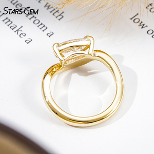 แหวนหมั้นและแหวนแต่งงานเพชรทรงลูกแพร์ ดีไซน์โค้งมนสำหรับผู้หญิง จาก Starsgem ทอง 9K 10K น้ำหนัก 1.0 กะรัต เพชรแล็บเกรด IGI - Product Image 4