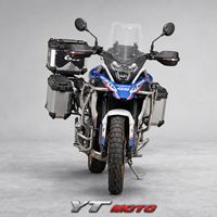 Moto de sport et d'aventure pour les longues distances, les voyages par tous les temps et les excursions de camping