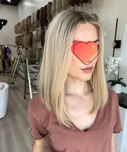 Perruque juive de luxe pour femme, en cheveux humains de la plus haute qualité, texture européenne douce, balayage blond avec racines foncées, nœuds simples, dessus en dentelle. - Product Image 3