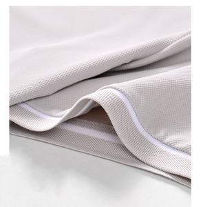 T-shirt minimaliste en coton pour homme-Design uni classique avec tissu en coton 100% de qualité supérieure pour un confort ultime - Product Image 6