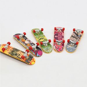 Mini Skateboard à Doigts en Plastique Personnalisé pour Enfants, Plateau Coulissant, <span class=keywords><strong>Rampe</strong></span>, Jeu de Bureau, Vente en Gros - Product Image 3