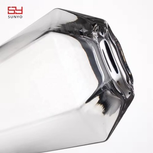 Verre à <span class=keywords><strong>whisky</strong></span> artisanal 300 ml, design nordique créatif, bord doré, en verre minéral transparent, fabriqué à la machine, motif géométrique diamant personnalisé - Product Image 4