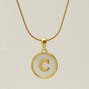 <span class=keywords><strong>Venta</strong></span> Directa <span class=keywords><strong>de</strong></span> Fábrica, Collar Unisex con Colgante <span class=keywords><strong>de</strong></span> Letra Inicial <span class=keywords><strong>de</strong></span> Concha Natural y Cadena <span class=keywords><strong>de</strong></span> <span class=keywords><strong>Serpiente</strong></span> <span class=keywords><strong>de</strong></span> Acero Inoxidable Chapado en Oro <span class=keywords><strong>de</strong></span> 18K, Regalo - Product Image 3
