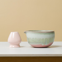 Ensemble d'outils à matcha en céramique 2 pièces avec logo personnalisé, couleur vert matcha brossé effet fourné, et boîte de couleur, design moderne et minimaliste
