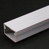 Goulotte de câblage de table en PVC à fentes, écologique, 25 mm x 25 mm, résistante à la chaleur et ignifuge, vente en gros usine