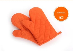 Mitaines de four rouges personnalisées de qualité supérieure pour une utilisation sûre et efficace en cuisine, cadeaux d'entreprise - Product Image 5