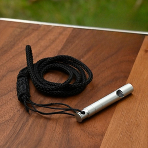 Silbato de <span class=keywords><strong>Supervivencia</strong></span> de Aleación de Titanio, Alta Frecuencia, Sonido Fuerte, Silbato de Emergencia Portátil para Senderismo, Campamento, Entrenamiento, <span class=keywords><strong>Equipo</strong></span> para Exteriores - Product Image 1