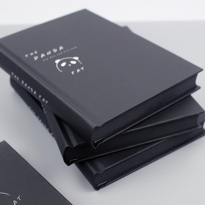 Cuaderno de Tapa Dura para Bullet Journal A5 con Puntos - 160 Páginas de Rejilla de Puntos en Papel Negro de 150g - Tapa Dura de Cuero PU Negro de 5.75" X 8.5" - Product Image 2