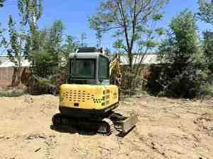 Mini-excavatrice 2,5 tonnes avec moteur Cummins Euro 5 EPA, livraison gratuite, machine chinoise d'occasion pour usage agricole, avec moteur, boîte de vitesses et pompe à engrenages - Product Image 5