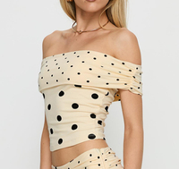 T-shirt personnalisé en gros pour femmes, à manches courtes, asymétrique, imprimé à pois