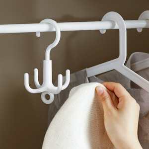 Perchero de cuatro ganchos giratorio blanco para ropa, almacenamiento en dormitorio y sala de estar - Product Image 1