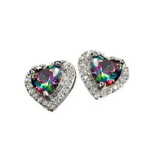 Orecchini a forma di cuore per donna, graziosi gioielli minimalisti scintillanti per le orecchie - Product Image 6