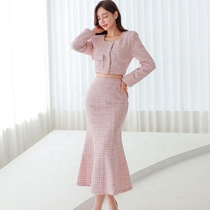 Set Due Pezzi Invernale: Giacca Elegante e Gonna a Tubino alla Moda per Donna - Product Image 4