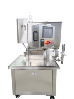 Machine d'emballage semi-automatique pour sachets d'huile en verre avec trémie de mélange en acier inoxydable de 100 L, pompe à lobes et commande par servomoteur