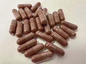 Capsules de levure de riz rouge de marque privée avec CoQ10 Supplément naturel de santé cardiaque à l'extrait de levure de riz rouge - Product Image 3