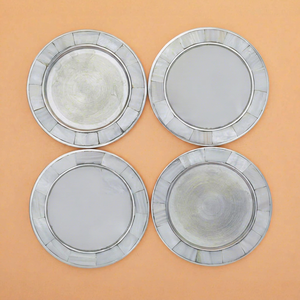 Assiette de présentation ronde artisanale en nacre incrustée, pour une mise en scène décorative de table - Product Image 1