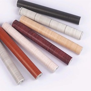 Impresora gráfica de buena calidad, película de PVC granulada de madera, lámina de <span class=keywords><strong>vinilo</strong></span> de color madera, rollo de melamina envuelto <span class=keywords><strong>en</strong></span> laminación plana para puerta de <span class=keywords><strong>MDF</strong></span> - Product Image 1