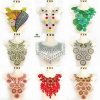 Appliques brodées thermocollantes de fleurs 3D en strass de luxe avec couleurs personnalisées pour vêtements DIY