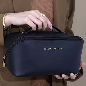 Sac de toilette de voyage portable et élégant, grande capacité, améliore l'apparence, sac à cosmétiques en PU durable - Product Image 1