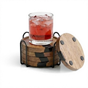 Ensemble de sous-verres ronds en bois d'acacia écologiques avec des rayures noires en résine, tapis et coussinets antidérapants en caoutchouc, diamètre 4x4 - Product Image 1