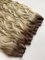 Extensions de cheveux bouclés ultra-fines et plates, invisibles à 100 %, même en queues de cheval hautes et chignons, sans retours de cheveux.