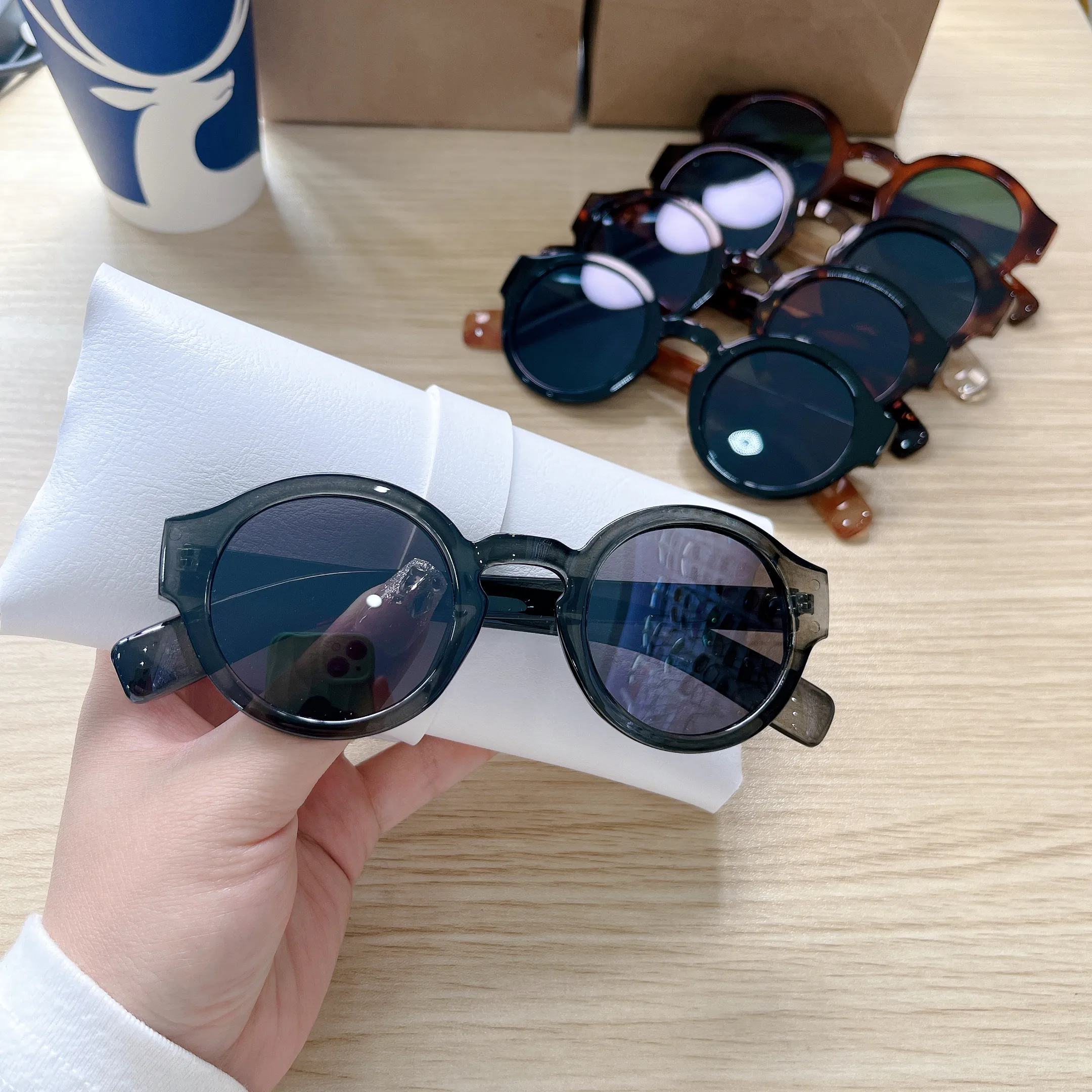 2024 Fabrik neue vielseitige Hawksbill mehrfarbige PC-Sonnenbrille transparenter und brauner Rahmen für den Urlaub Strand Outdoor-Bekleidung