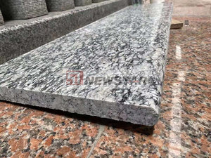 Étiquettes en granit naturel gris ondulé, mini spray, semelle de <span class=keywords><strong>prix</strong></span> sûre pour la rehaussement des escaliers - Product Image 4