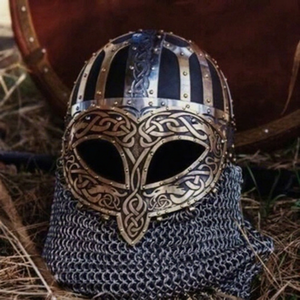 Casque de Viking Vendel en acier gravé avec chaîne de mailles - Product Image 1