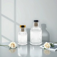 Bouteille de diffuseur de roseau clair à rayures verticales de luxe 40ml 100ml 200ml Nouveau parfum d'arôme unique pour l'aromathérapie