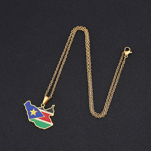 Colliers à chaîne avec carte du Soudan du Sud émaillée, en acier inoxydable plaqué or 18 carats, pendentif carte du Soudan du Sud avec drapeau national émaillé - Product Image 3