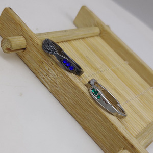 2 disegni attacco su Tian anelli da dito da donna lega <span class=keywords><strong>Anime</strong></span> Eren anelli all'ingrosso donna uomini anello nuziale per <span class=keywords><strong>coppia</strong></span> - Product Image 5