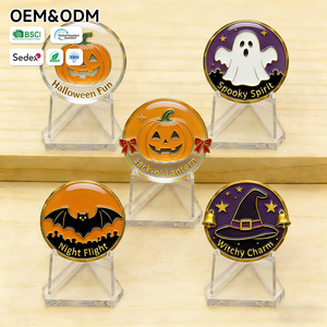 Moneta in PVC morbido e silicone con espositore in acrilico - Moneta commemorativa di Halloween per eventi Trick-or-Treat - Product Image 2