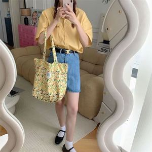 Sac de plage en toile à motifs floraux estivaux, sac à bandoulière décontracté personnalisé pour le voyage, vente en gros - Product Image 3